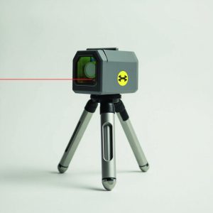 Cross line laser with tripod