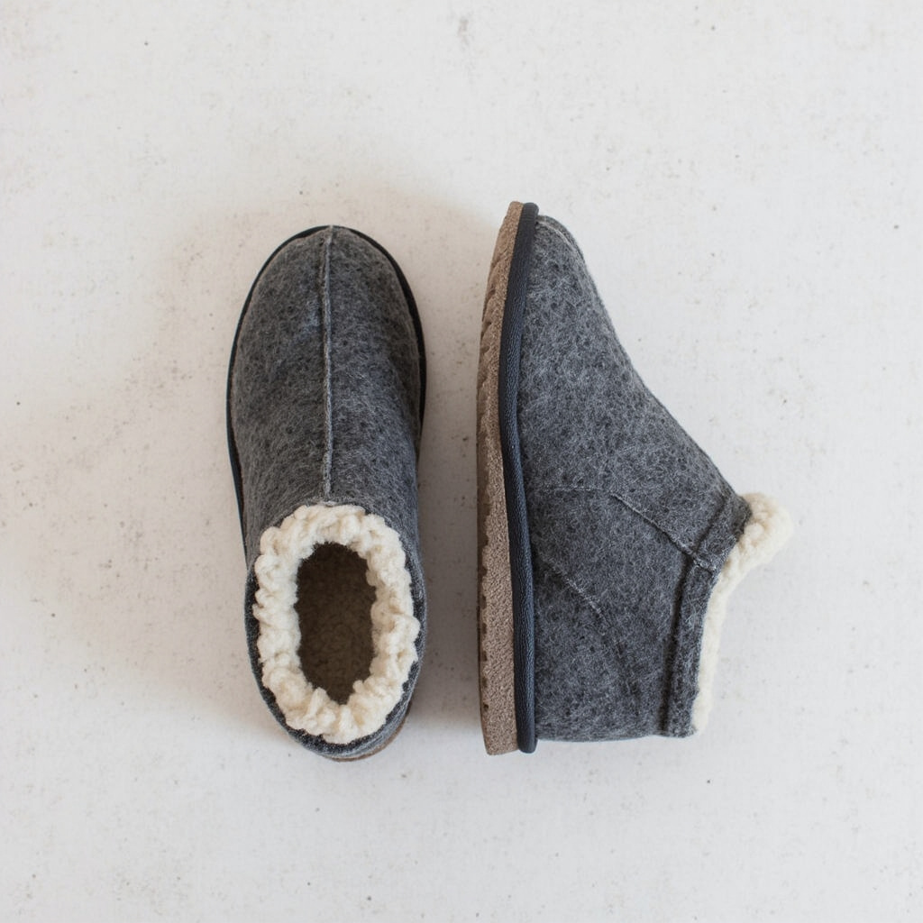 Slippers with wool lining
