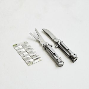 Utility knife with 10 blades